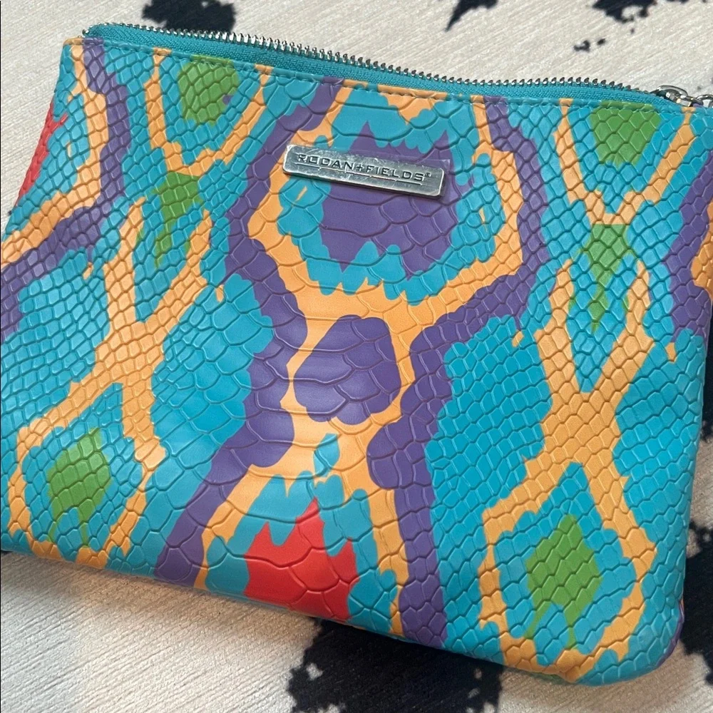 New Rodan + Fields cosmetic case